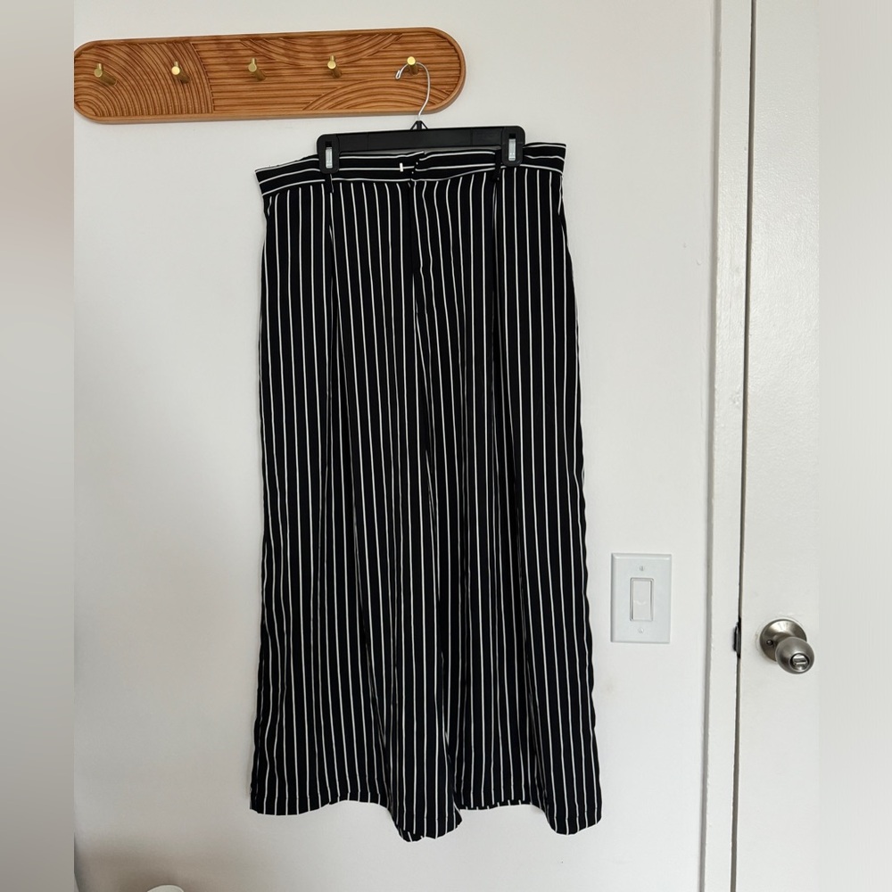 Tronjori B&W Striped Trousers